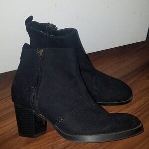 Old Navy Faux Suede Side Zip Heeled Black Ankle Boots Women's Size 7